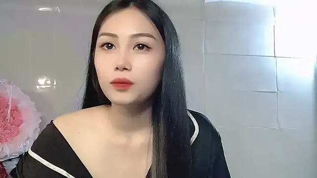 Snapshot of Lyly4757 chatting on 10.30.25 Lyly4757 online show from 10.30.25