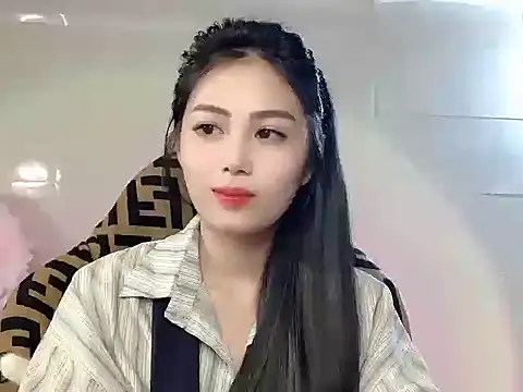 Snapshot of Lyly4757 chatting on 11.08.25 Lyly4757 online show from 11.08.25