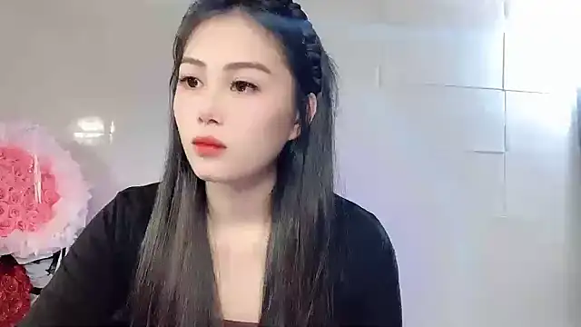 Snapshot of Lyly4757 chatting on 11.17.25 Lyly4757 online show from 11.17.25