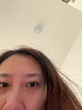 Snapshot of qianhan_x chatting on 10.18.25 qianhan x online show from 10.18.25