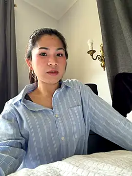 ZoeyJohnson online show from 11.06.25