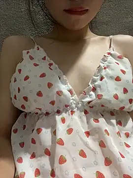 Snapshot of Bella_sexy98 chatting on 04.08.26 Bella sexy98 online show from 04.08.26