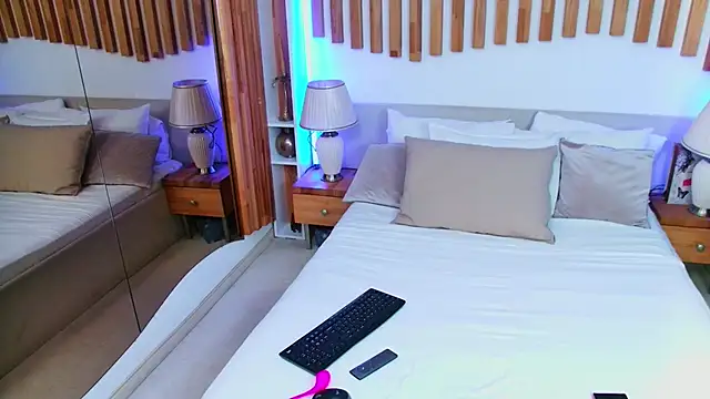 DesireeKeys online show from 10.17.25