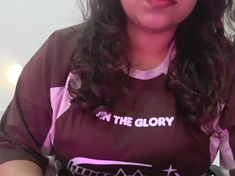 Snapshot of _Ameera_ chatting on 11.06.25 Ameera online show from 11.06.25