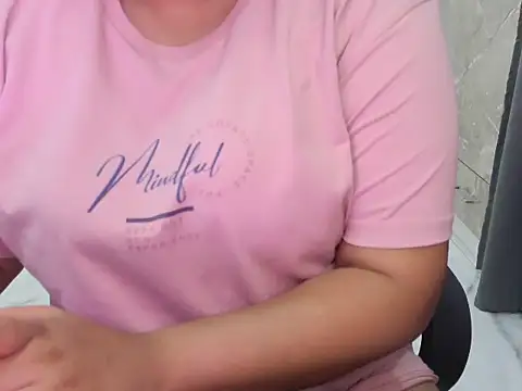 Snapshot of _Ameera_ chatting on 11.07.25 Ameera online show from 11.07.25