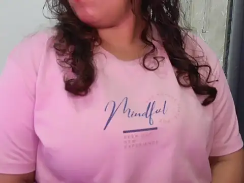 Snapshot of _Ameera_ chatting on 11.08.25 Ameera online show from 11.08.25