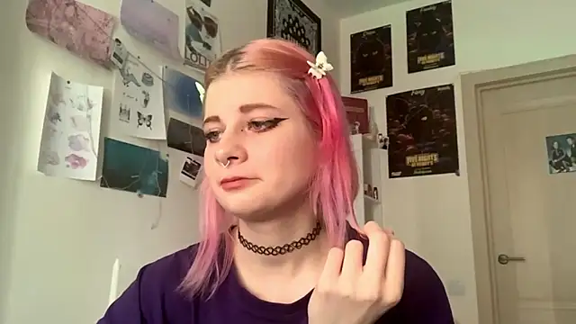 Snapshot of PinkVampire chatting on 10.03.25 PinkVampire online show from 10.03.25