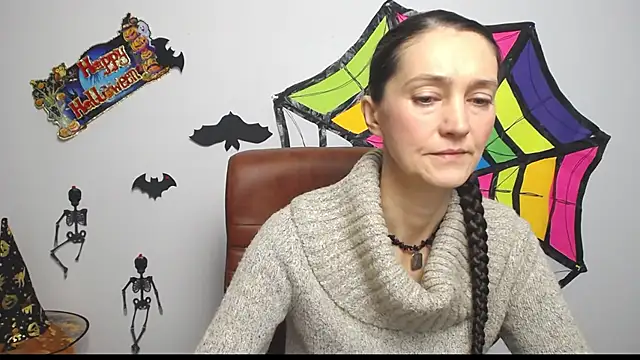 Snapshot of TayaFinch chatting on 11.03.25 TayaFinch online show from 11.03.25