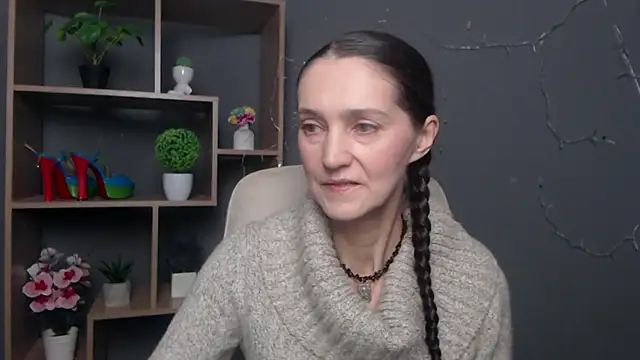 Snapshot of TayaFinch chatting on 11.09.25 TayaFinch online show from 11.09.25