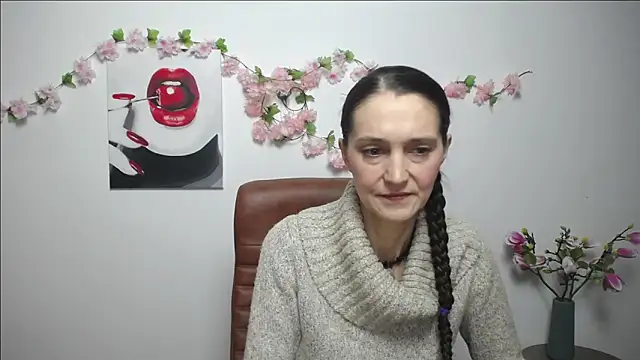 Snapshot of TayaFinch chatting on 11.12.25 TayaFinch online show from 11.12.25