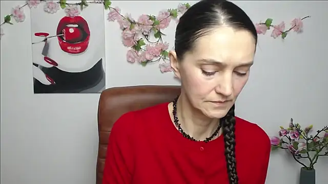 Snapshot of TayaFinch chatting on 11.15.25 TayaFinch online show from 11.15.25