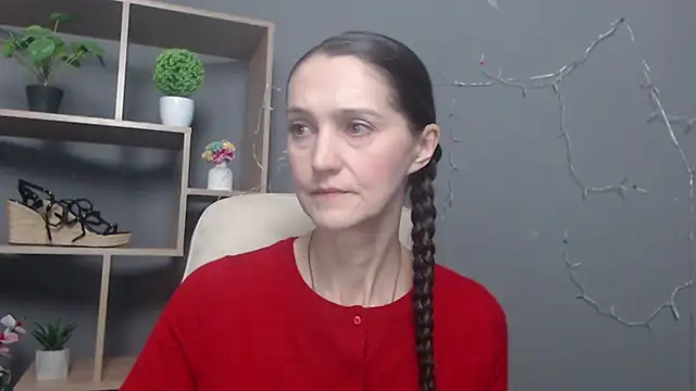 Snapshot of TayaFinch chatting on 11.26.25 TayaFinch online show from 11.26.25