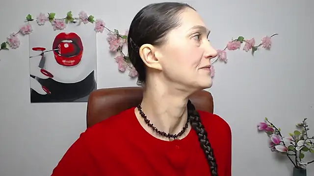 Snapshot of TayaFinch chatting on 12.01.25 TayaFinch online show from 12.01.25