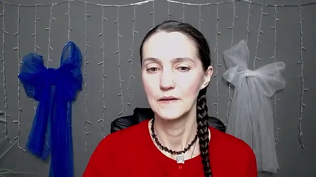 Snapshot of TayaFinch chatting on 12.05.25 TayaFinch online show from 12.05.25