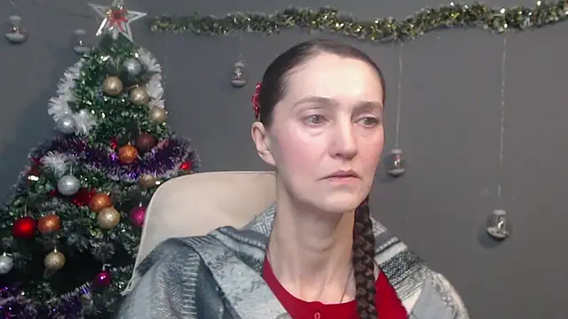 Snapshot of TayaFinch chatting on 12.14.25 TayaFinch online show from 12.14.25