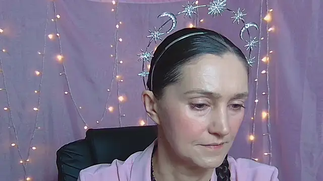 Snapshot of TayaFinch chatting on 05.14.26 TayaFinch online show from 05.14.26