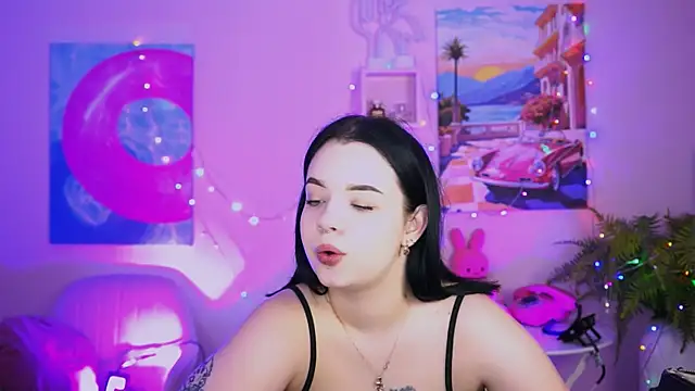 leslierowe  online show from 11.30.25