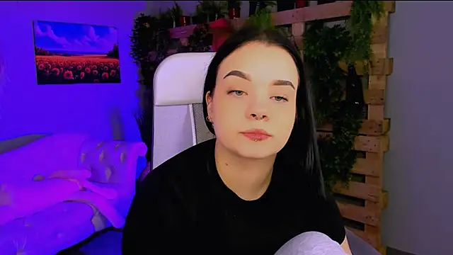 leslierowe  online show from 12.05.25