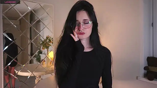 DarcyAspacio online show from 09.23.25