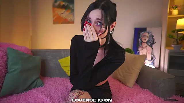 DarcyAspacio online show from 11.16.25