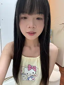 Snapshot of qiqi_x chatting on 07.28.26 qiqi x online show from 07.28.26