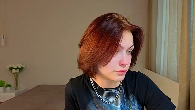 Snapshot of EffieAngel chatting on 09.28.25 EffieAngel online show from 09.28.25
