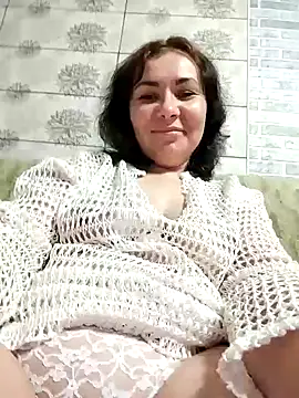 Mia24Blove online show from 10.18.25