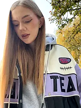 MilaMoone online show from 11.15.25