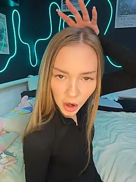 MilaMoone online show from 02.18.26