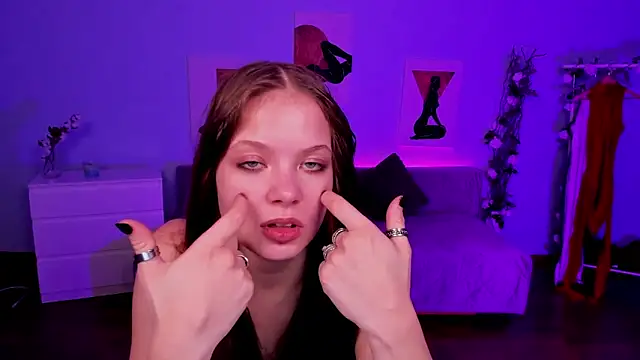 BetsyKiss online show from 04.04.26