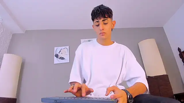 Snapshot of j_martony chatting on 09.23.25 j martony online show from 09.23.25