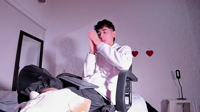 Snapshot of j_martony chatting on 09.25.25 j martony online show from 09.25.25