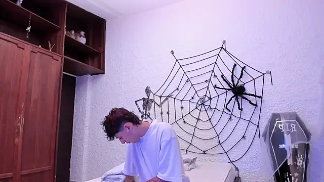 Snapshot of j_martony chatting on 10.03.25 j martony online show from 10.03.25