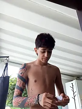 Snapshot of j_martony chatting on 10.10.25 j martony online show from 10.10.25