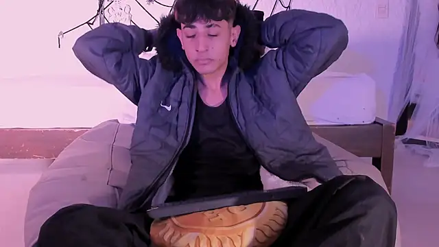 Snapshot of j_martony chatting on 10.20.25 j martony online show from 10.20.25