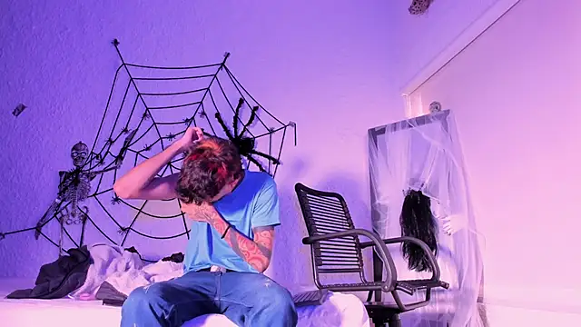 Snapshot of j_martony chatting on 10.21.25 j martony online show from 10.21.25