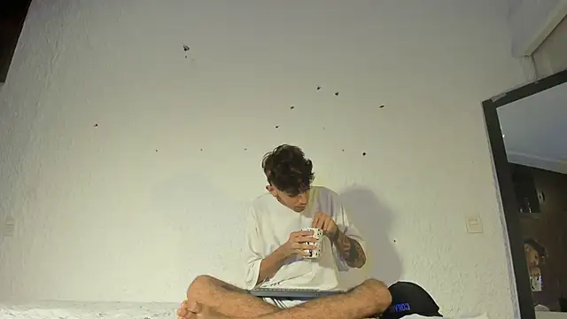 Snapshot of j_martony chatting on 11.10.25 j martony online show from 11.10.25