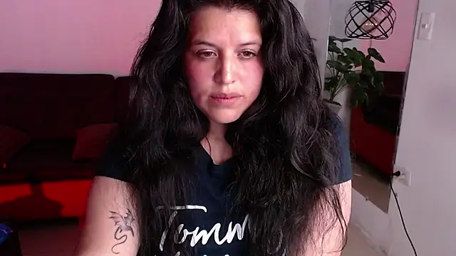 Snapshot of Andrea_secret_ chatting on 09.16.25 Andrea secret online show from 09.16.25