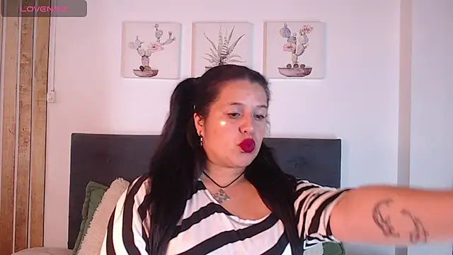 Snapshot of Andrea_secret_ chatting on 10.12.25 Andrea secret online show from 10.12.25
