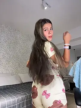 EMILIIA RICHTER   online show from 12.02.25