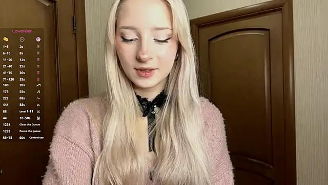 FridaAaberg online show from 10.26.25