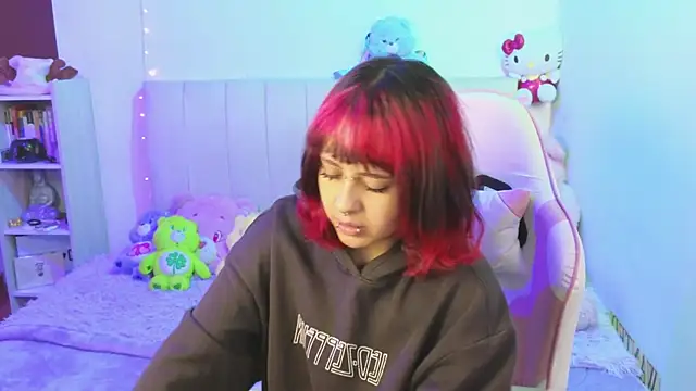 Snapshot of NekoWaifu chatting on 06.18.26 NekoWaifu online show from 06.18.26