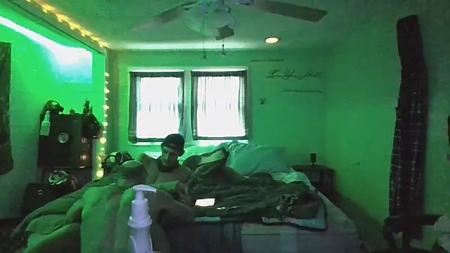 Snapshot of versatilevortex chatting on 02.04.26 versatilevortex online show from 02.04.26