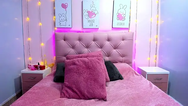 Issaa Tyler online show from 02.05.26