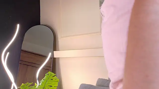 Snapshot of ZaneDawson chatting on 02.06.26 ZaneDawson online show from 02.06.26