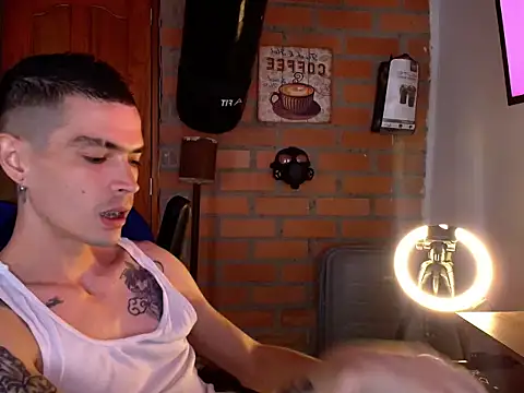 Travis R online show from 10.09.25