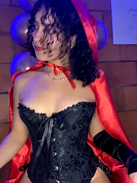 Snapshot of K_Licious chatting on 10.31.25 K Licious online show from 10.31.25