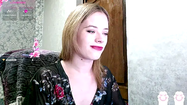 Snapshot of Kate__Loves chatting on 09.30.25 Kate Loves online show from 09.30.25