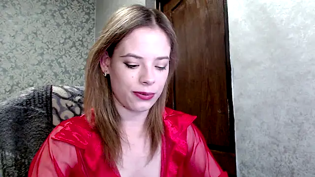 Snapshot of Kate__Loves chatting on 10.26.25 Kate Loves online show from 10.26.25