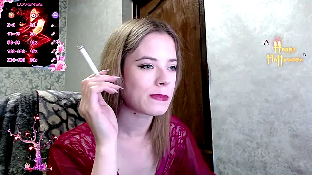 Snapshot of Kate__Loves chatting on 10.28.25 Kate Loves online show from 10.28.25